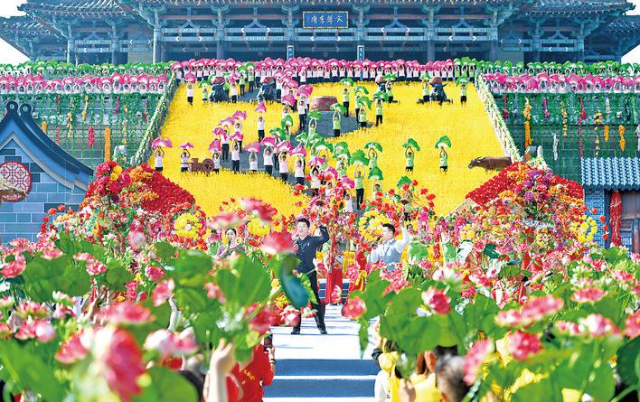 中国农民丰收节《2020·丰收歌会》在永济鹳雀楼录制