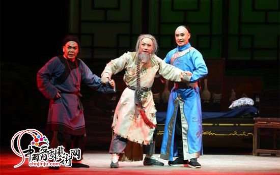 《枣儿谣》晋京演出即该背景下的重要产物。唱‘枣’戏,‘枣’唱戏,讲好了稷山故事,必将有助于稷山招商,有利于资本的大规模融入。稷山县以开放性思维,紧抓文化蓬勃发展的新机遇,把文化产业打造成为加速经济转型升级发展步伐的强劲引擎。