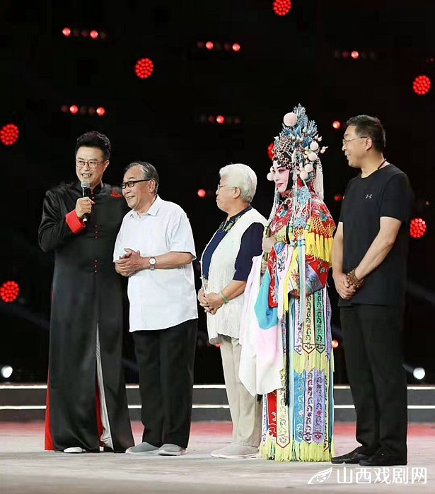 左起白燕升,武忠,阎慧珍,王春梅,武凌云
