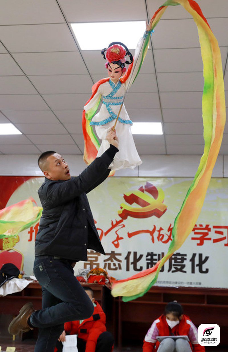 抓紧排练+++迎接新年-17880.jpg 抓紧排练+++迎接新年-17880.jpg