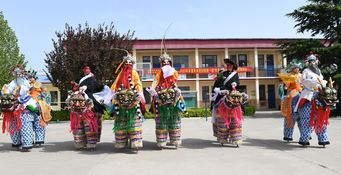 稷山:非遗传承进校园,“高跷走兽”学起来-24696.jpg 稷山:非遗传承进校园,“高跷走兽”学起来-24696.jpg