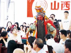 武凌云：四十载演绎关公情